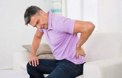 Невролог рассказал, как избавиться от болей в спине